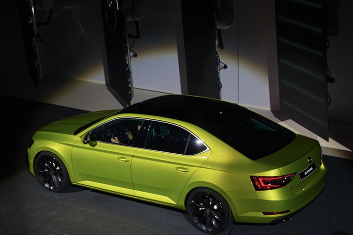 ŠKODA Superb in Dragon Skin